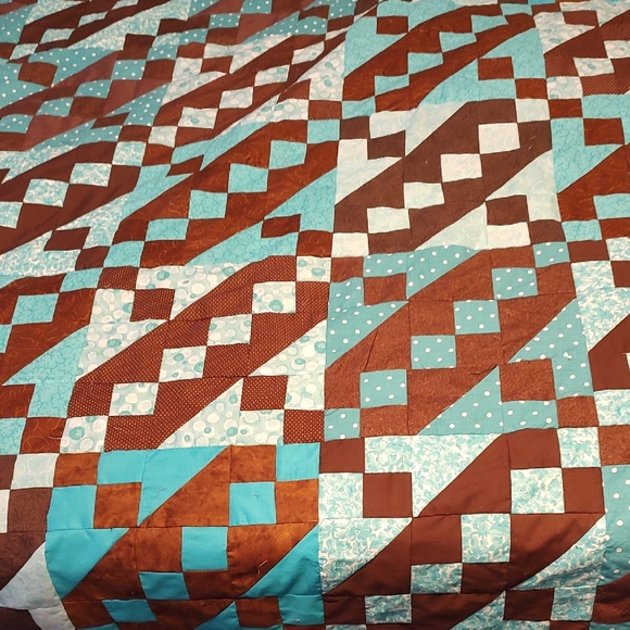 handcrafted Other - Jacob's Ladder Patchwork Quilt in Brown and Blue